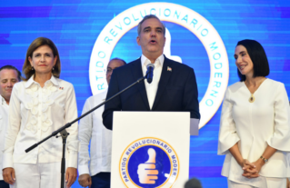 Reelecto! Abinader gana ampliamente comicios y promete no fallarle al pueblo dominicano; Leonel y Abel lo felicitan