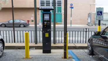 NYC DOT pondrá en operación los nuevos y modernos parquímetros que se implementan en toda la ciudad; inician este miércoles en el Alto Manhattan