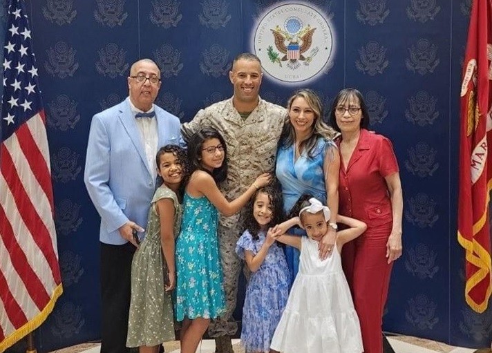 Marine EUA pone en retiro a dominicano con rango de mayor en Dubái