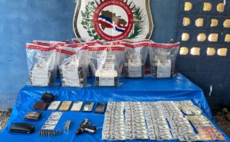 Sorprenden a 3 en plena carretera Higüey-La Romana con 64 paquetes de cocaína; le ocupan además US$6,144.00