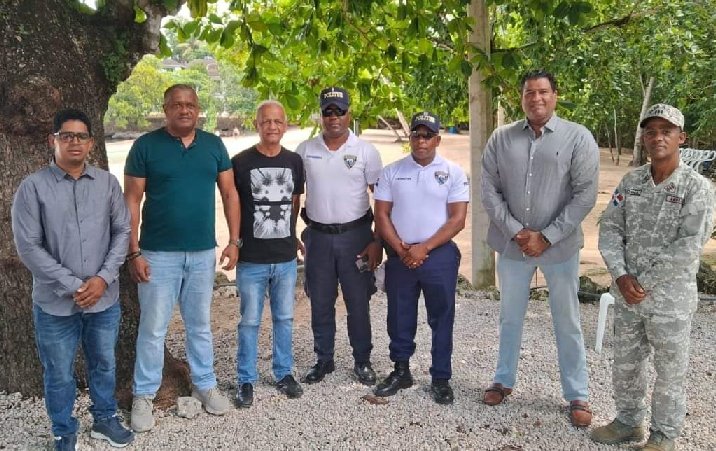 Caso cerrado! Echan para atrás medida obligaba sacar a 6:00 p.m. a bañistas playas de Río San Juan; alcalde elogia logro