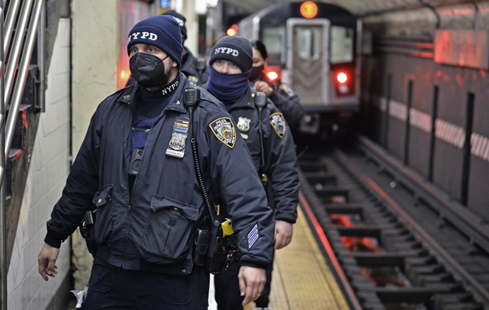 Advierten de ataques en USA tras atentado contra Trump; en NYC hay más policías en calles