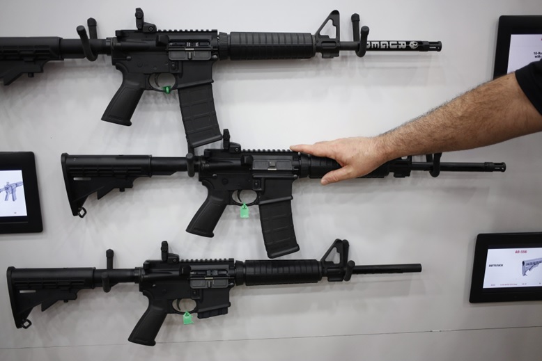 Ventas de armas en EUA bajan; se compraron 5,5 millones entre enero y abril pasado