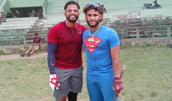 Los Bravos de La Vega inician prácticas con miras celebración Liga Nacional de Béisbol de Verano 2024