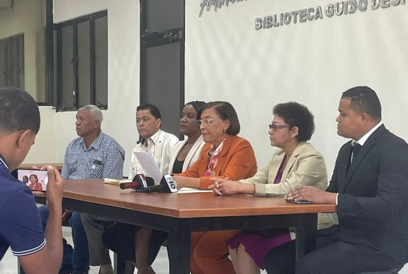 Frente Amplio denuncia dirigentes PRM presionaron a vicealcaldesa de La Vega para que renunciara