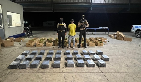 DNCD ocupa 201 paquetes de cocaína en el puerto de Manzanillo en Montecristi; hay un detenido