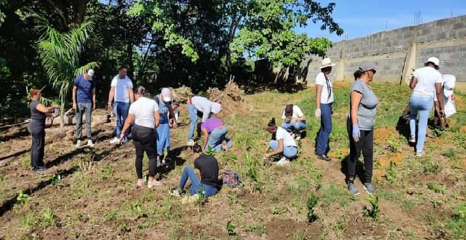 Estudiantes  ITSC participan en jornada de saneamiento y siembra en el Parque Ecológico San Isidro