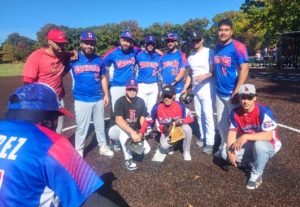 Dominiqueños ganan por partida doble a Los Recogidos Softbol de Newark New Jersey