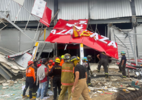 Varios heridos desplomarse entrada de una plaza comercial en la avenida Circunvalación en Santiago