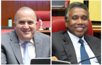 Senadores someten dos proyectos de ley para eliminar exoneraciones vehículos a legisladores