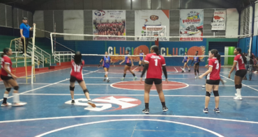 Club Los Ciruelitos avanza a la final del Voleibol Alcaldía de Santiago