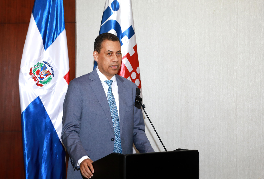 Guido resalta compromiso INDOTEL con conectividad para dominicanos feliciten seres queridos en Navidad