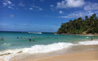 Advierten a bañistas y boteros sobre olas peligrosas en Río San Juan y toda la costa norte