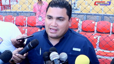 El gerente general de las Aguilas, Angel Ovalles, seleccionado Ejecutivo del Año 2024-25 de LIDOM