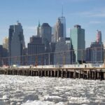 Frío extremo semi congela caudaloso río Hudson por NYC