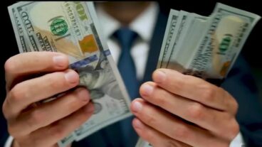 Miles de adultos mayores de NY estafados con más de US$200 millones en 2023; figuran dominicanos