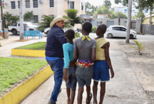 Fuera! Alcalde de Dajabón decide sacar personalmente a los haitianos; da plazo de 5 días para que se vayan