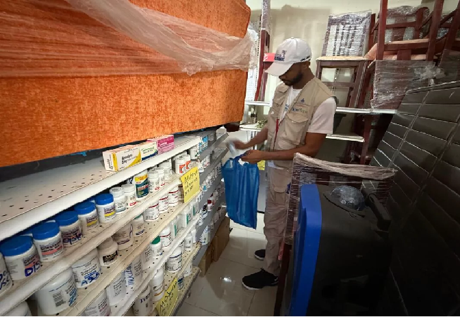 Decomisan más de diez millones de medicamentos en condiciones irregulares en Salcedo
