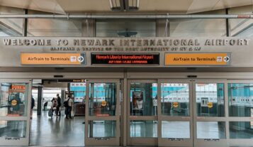 Reducen vuelos aeropuerto Newark hasta octubre por retrasos y fallas equipos; dominicanos afectados