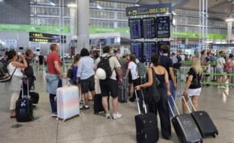 JetBlue y United Airlines anuncian alianza para programas viajeros frecuentes; dominicanos usan ambas líneas