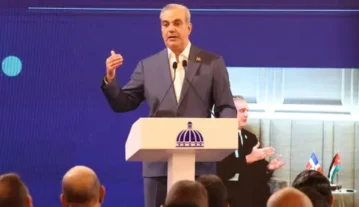 Presidente Abinader niega haya déficit financiero en SENASA; dice sistema requiere aporte extraordinario