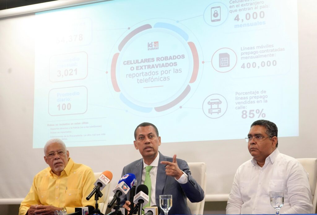 Director INDOTEL revela 3 mil robo de celulares en el país y otros 4 mil robados en el exterior entran a red de RD al mes