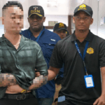Tras pagar $450 mil, apresan empresario chino acusado agredir agentes DGM durante redada migratoria en su tienda