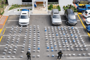 La DNCD incauta 1.3 toneladas de droga en medio de un tiroteo en SPM; no hay heridos ni detenidos