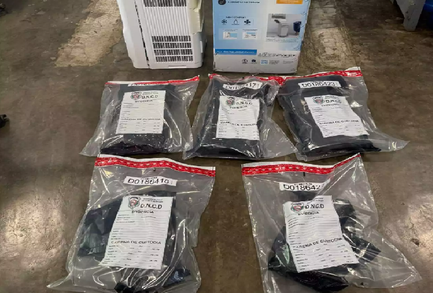 Caliente, caliente! Incautan en el AILA aire acondicionado portátil enviado desde Miami lleno de marihuana