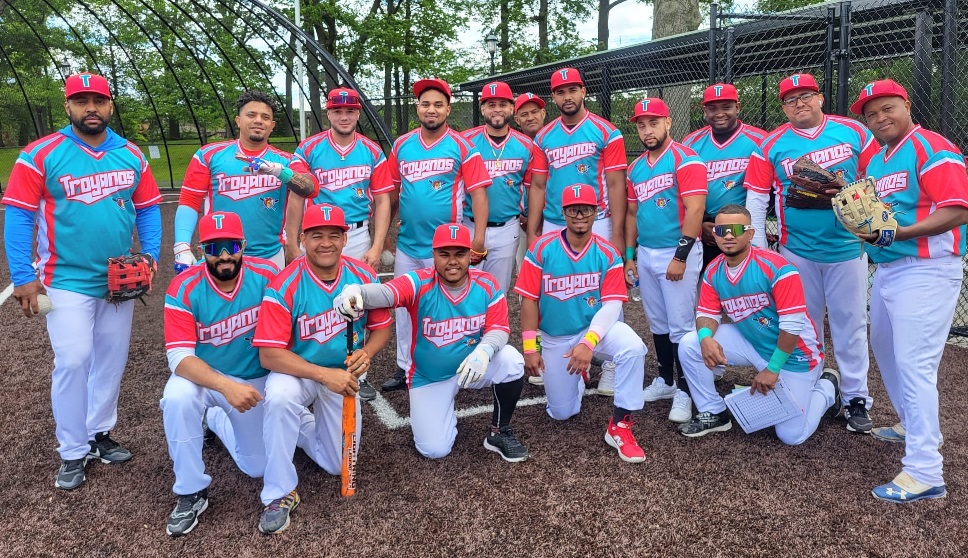 Troyanos derrotan por partida doble a Gigantes en Liga Deportiva de Newark, New Jersey