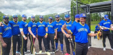 El team de softbol Sangre Nueva derrotó dos veces al combinado Snake en Newark New Jersey