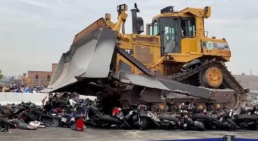 Autoridades NYC destruyen más de 200 ciclomotores ilegales; NYPD dice pandillas aumentan en Harlem