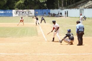 Reales de Santiago se imponen a los Bravos de La Vega en Liga Nacional de Béisbol de Verano