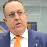 Presidente Abinader quita a Jochy Vicente de Hacienda; designa a Magín J. Díaz
