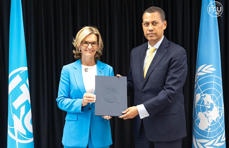 Rep. Dominicana firma acuerdo con la UIT transformará a San Pedro de Macorís y Bonao en ciudades inteligentes