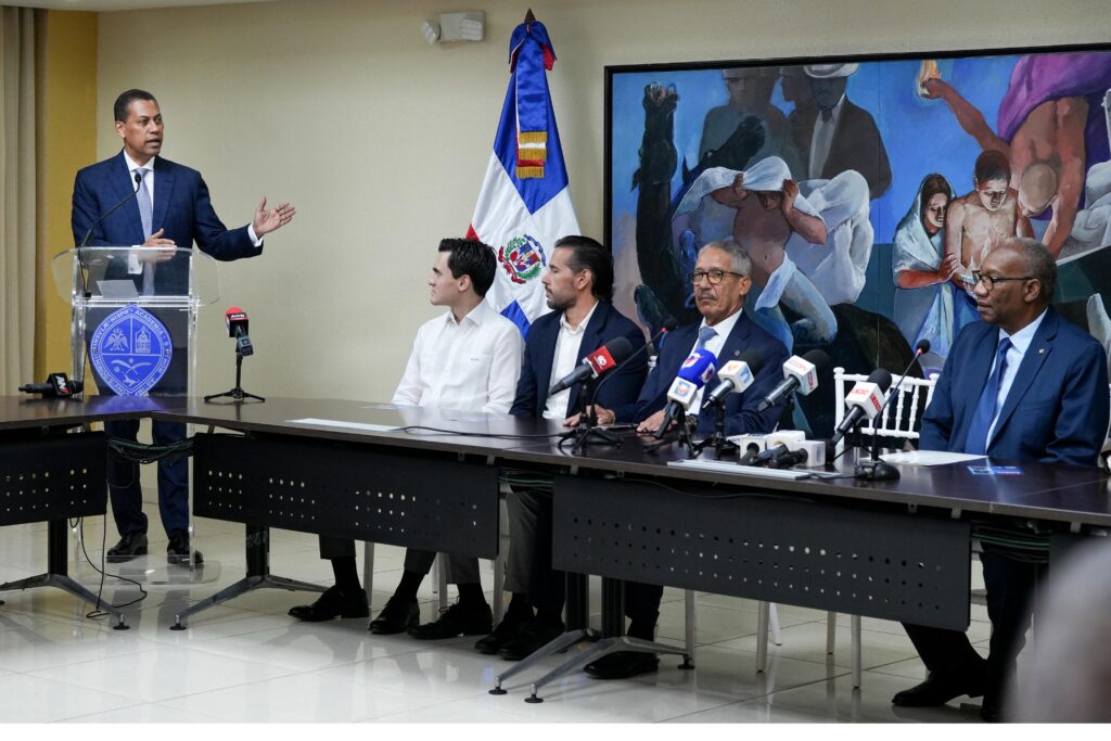 INDOTEL anuncia licitación del proyecto “UASD Conectada”; BID invertirá 7.6 millones de dólares