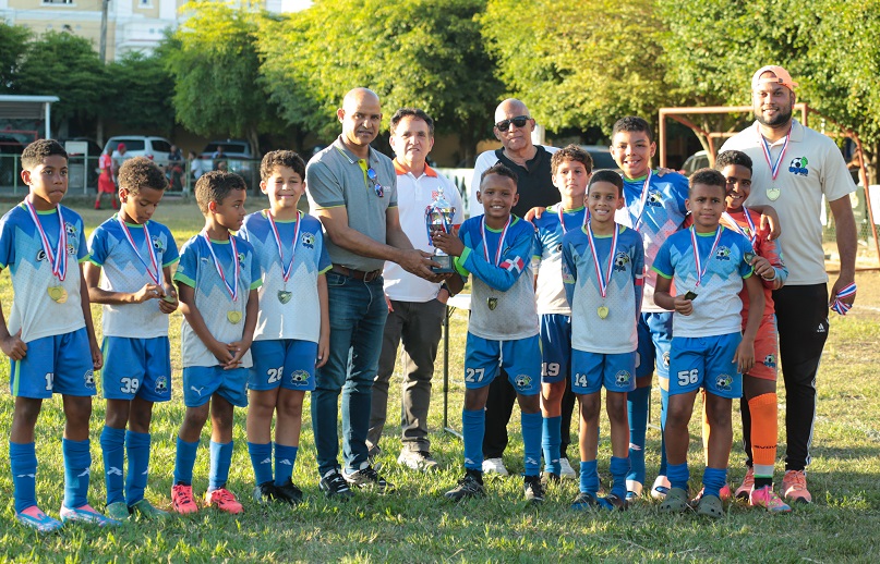 La UPM de La Vega se corona campeona del Torneo Infantil Mundialito Verano 2025