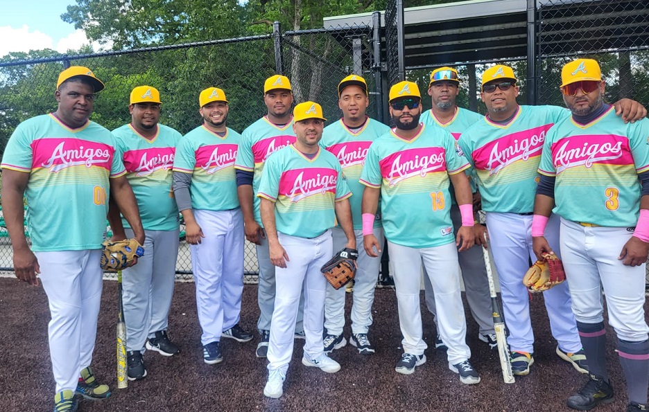 Los Amigos derrotan a Sangre Nueva en el Softbol Verano 2025 de Newark New Jersey