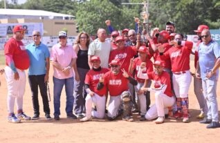 E&E Sports campeón torneo de softbol Liga ACDS