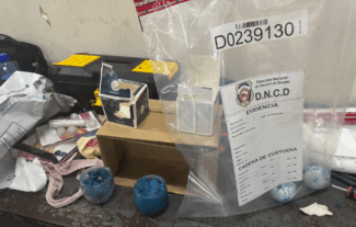 Velados por la DNCD! Agentes ocupan en Inposdom un peluche y varios velones rellenos de cocaína