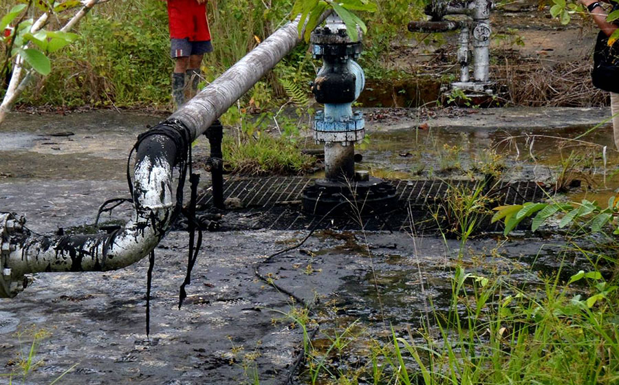 Abinader firma ley permite a empresas de gobiernos extranjeros exploran y explotar petróleo en RD