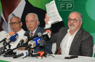 Fuerza del Pueblo acusa a Abinader de quebrar a SENASA; dice tiene un déficit de RD$1,700 millones