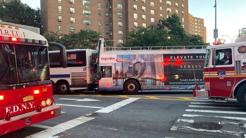 Choques de 3 autobuses con apenas horas de diferencia dejan 30 heridos en NYC