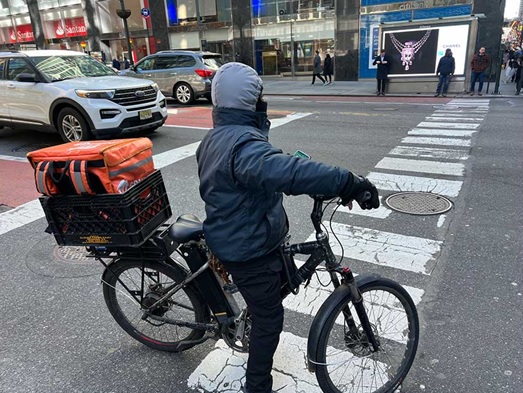 Conductores bicicletas eléctricas en NYC podrían caer en mano Inmigración