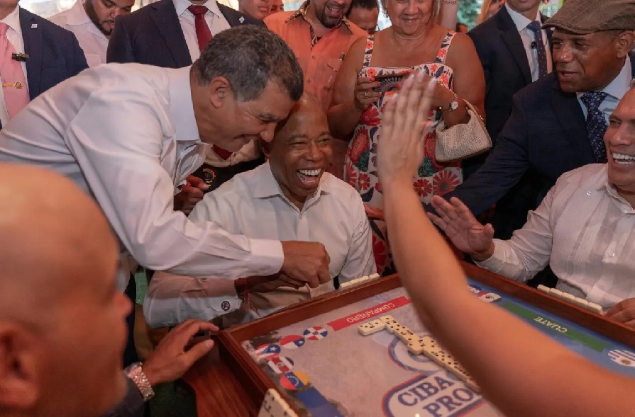 “Nací en Alabama, pero soy dominicano, baby”: Alcalde NY reitera apego a RD y pide llevar desfile a 5ta. Av de Manhattan