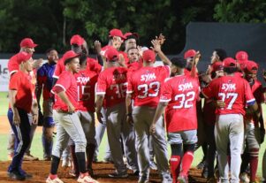 Bravos de La Vega derrotan a Los Atleticos en Liga de Verano 