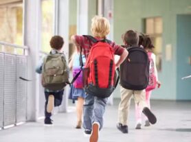Entregarán útiles escolares gratis en NYC; dominicanos podrán beneficiarse