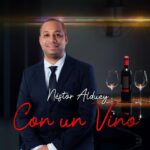 Cantautor Néstor Alduey se abre paso apostando al romanticismo, versatilidad y autenticidad