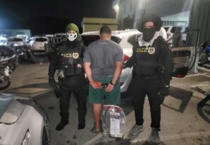 Atrapan dos hombres y una mujer con 36 paquetes cocaína en puesto de chequeo Los Pilones en Baní