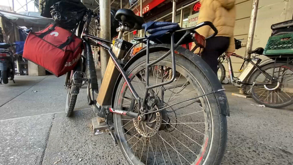 Nueva York fija en 24 km/h el límite de velocidad en las bicicletas; multas serán de US$ 50 en adelante